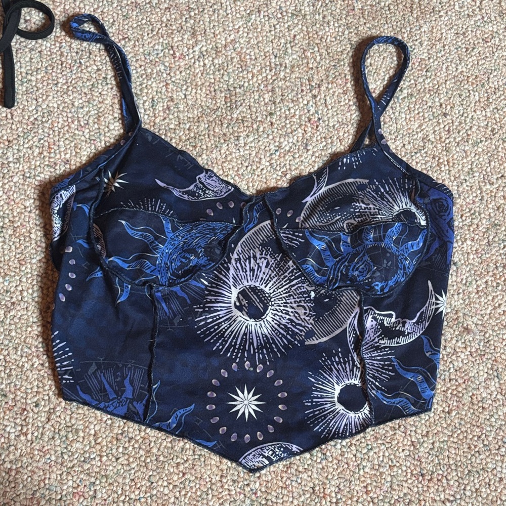ROMWE Blue Celestial Print Crop Top